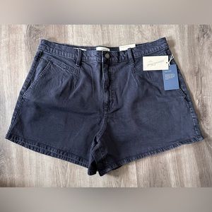 Universal Thread Shorts